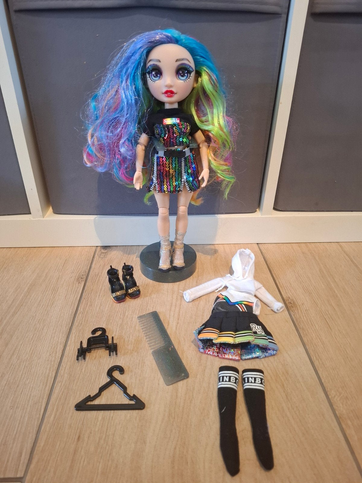 Foto 5 van Rainbow high poppen, grote set van 6 in perfecte staat.