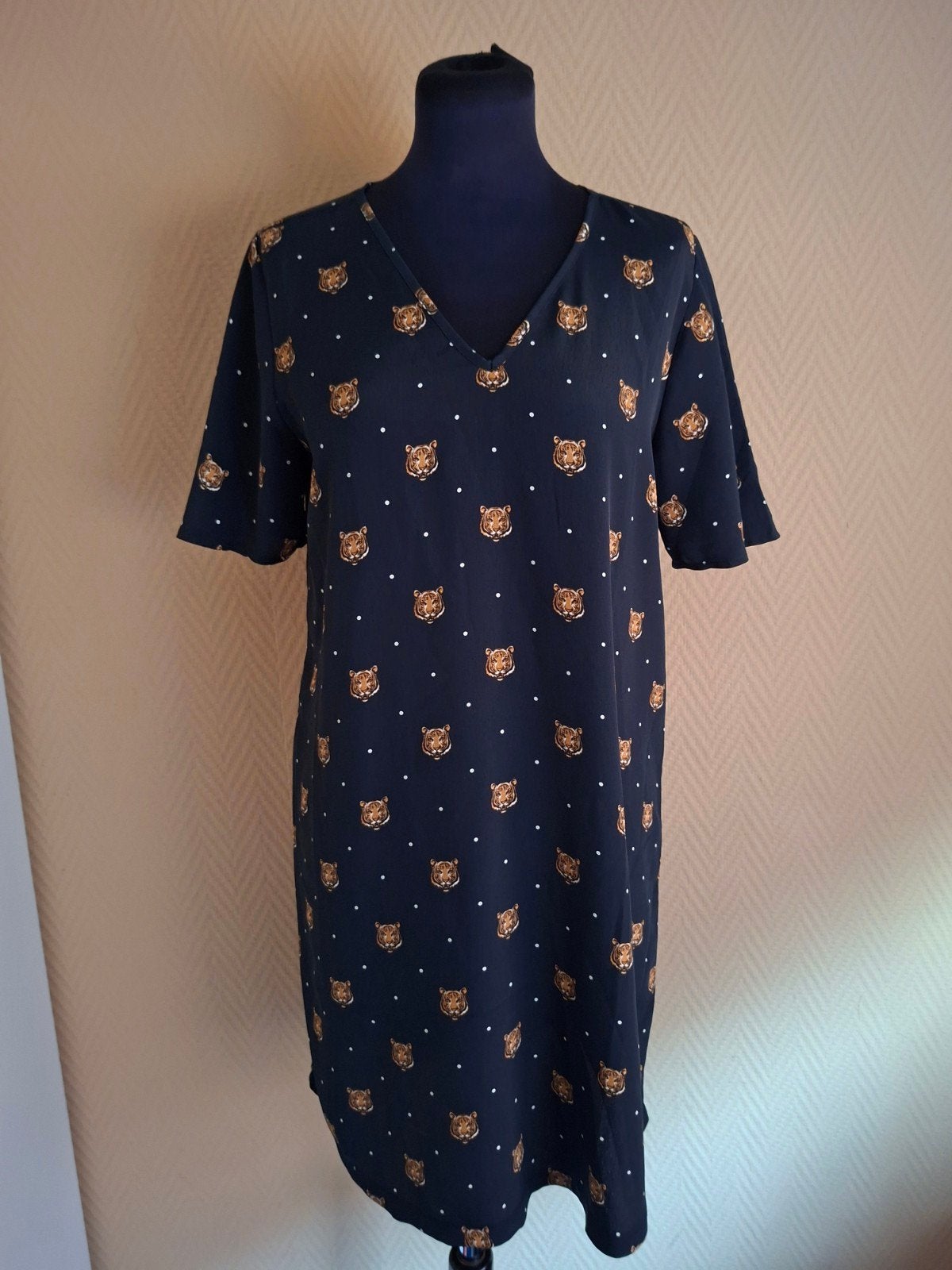 Zomerjurkje Costes met tijgerprint - Maat 36, Zwart, Ophalen of Verzenden, Zo goed als nieuw, Knielengte