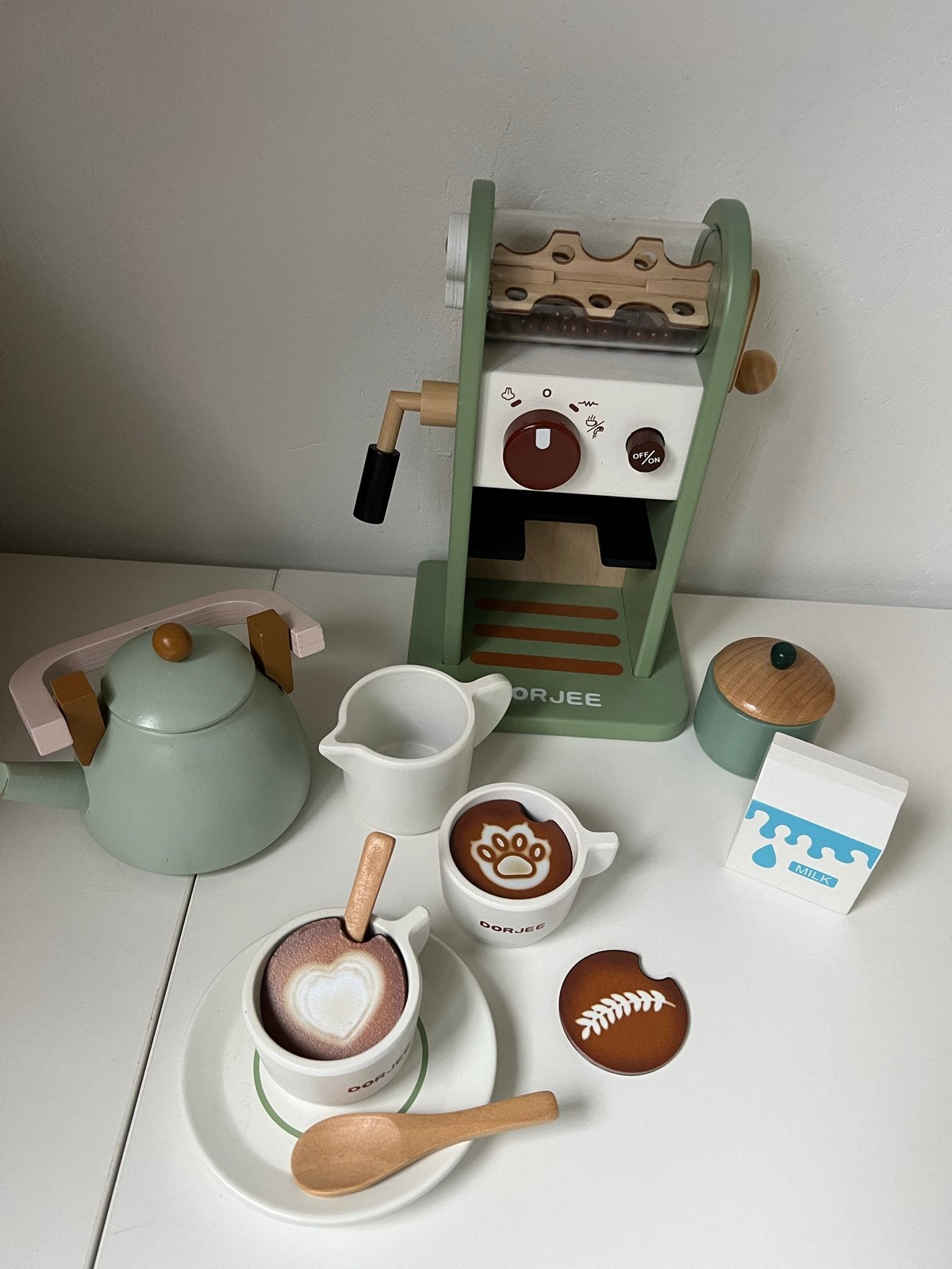 Houten speelgoed cappuccino set - Dorjee, Ophalen, Zo goed als nieuw, Overige typen