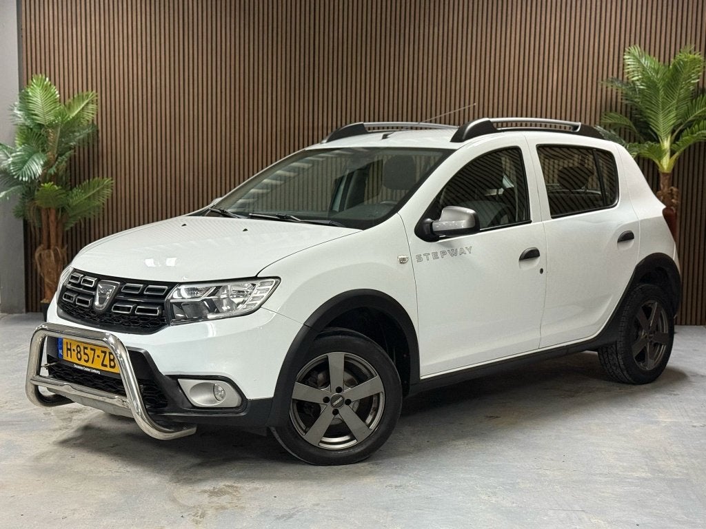 Dacia Sandero 0.9 TCe Bi-F Royaal (bj 2018), Voorwielaandrijving, 898 cc, Euro 6, LED verlichting