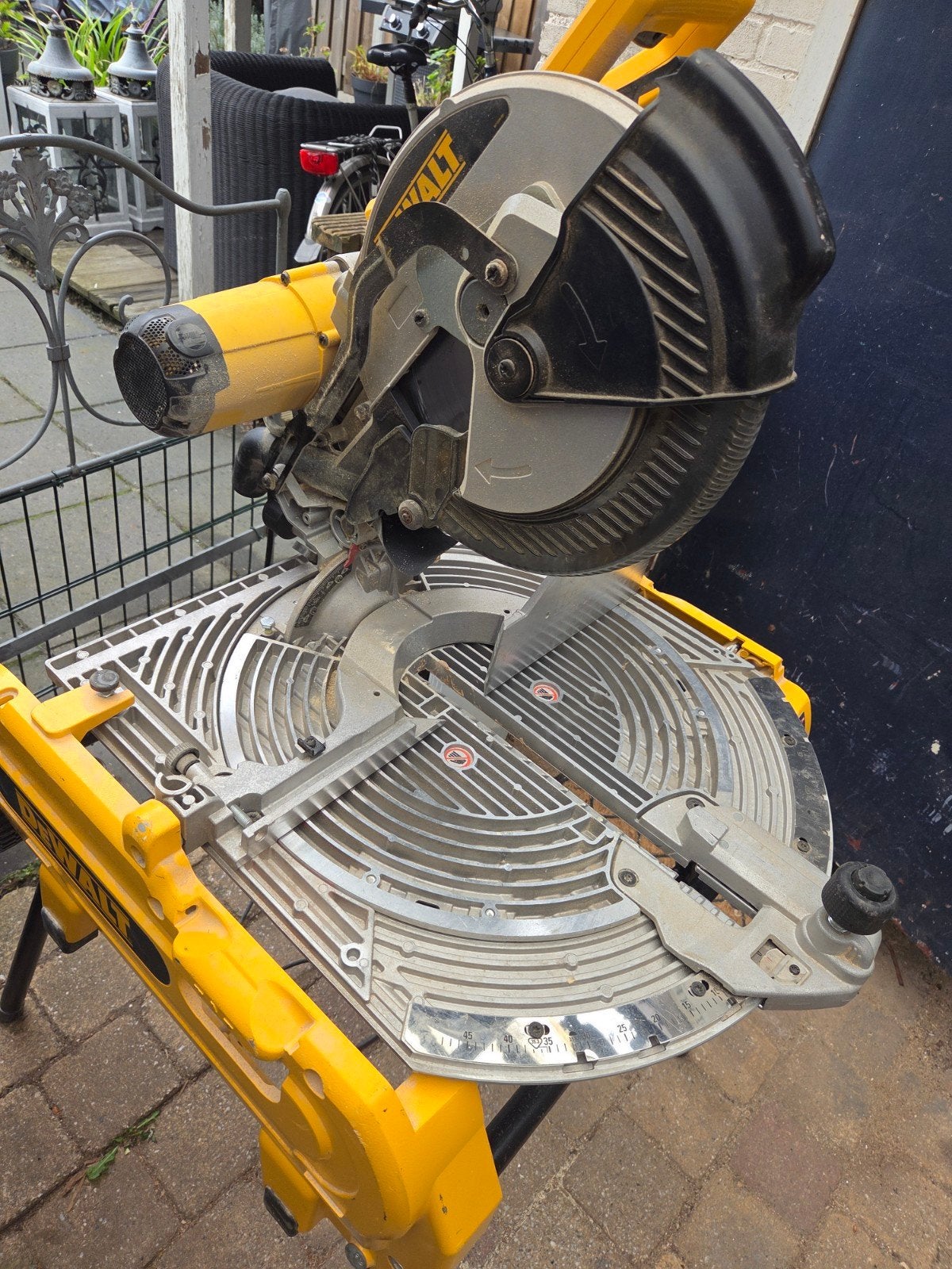 DeWalt D27107 XPS Flipover Zaagmachine 2000W, Ophalen, Gebruikt, DeWalt, 70 mm of meer