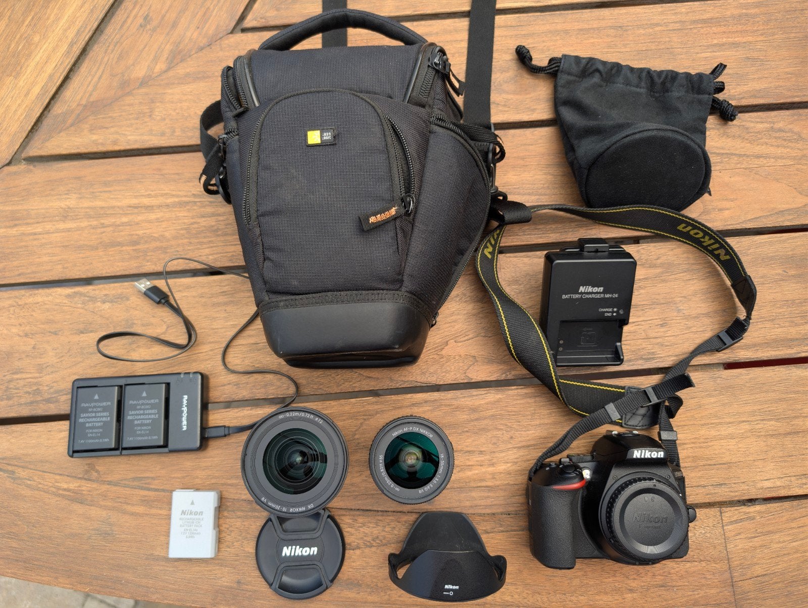 Nikon D5600 spiegelreflexcamera met 2 lenzen, Gebruikt, Spiegelreflex, Ophalen of Verzenden, 24 megapixels