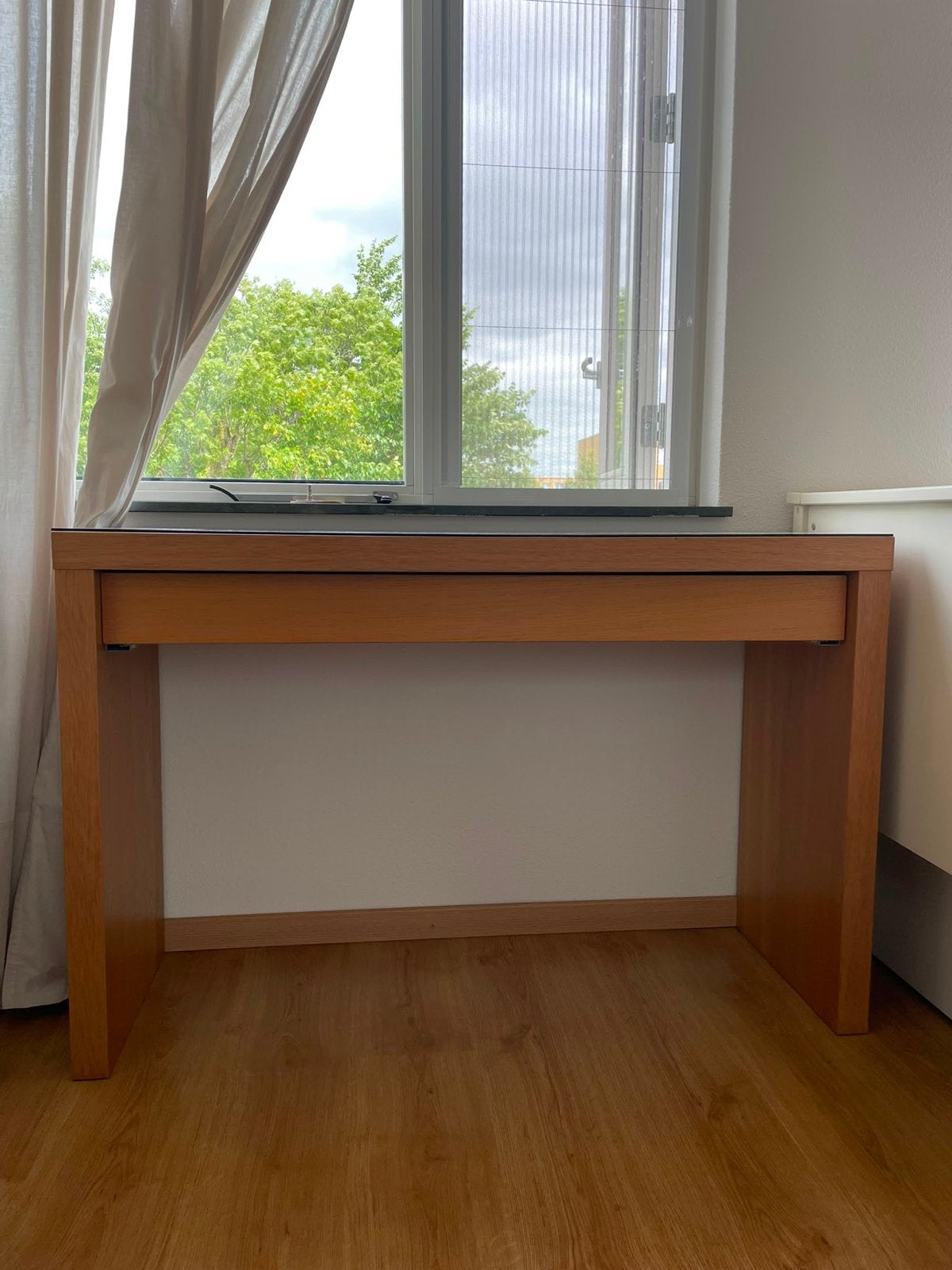 IKEA Malm Toilettafel Eikenkleur met Glazen Bovenblad, Huis en Inrichting, Tafels | Kaptafels, Ophalen, Gebruikt, 50 tot 100 cm