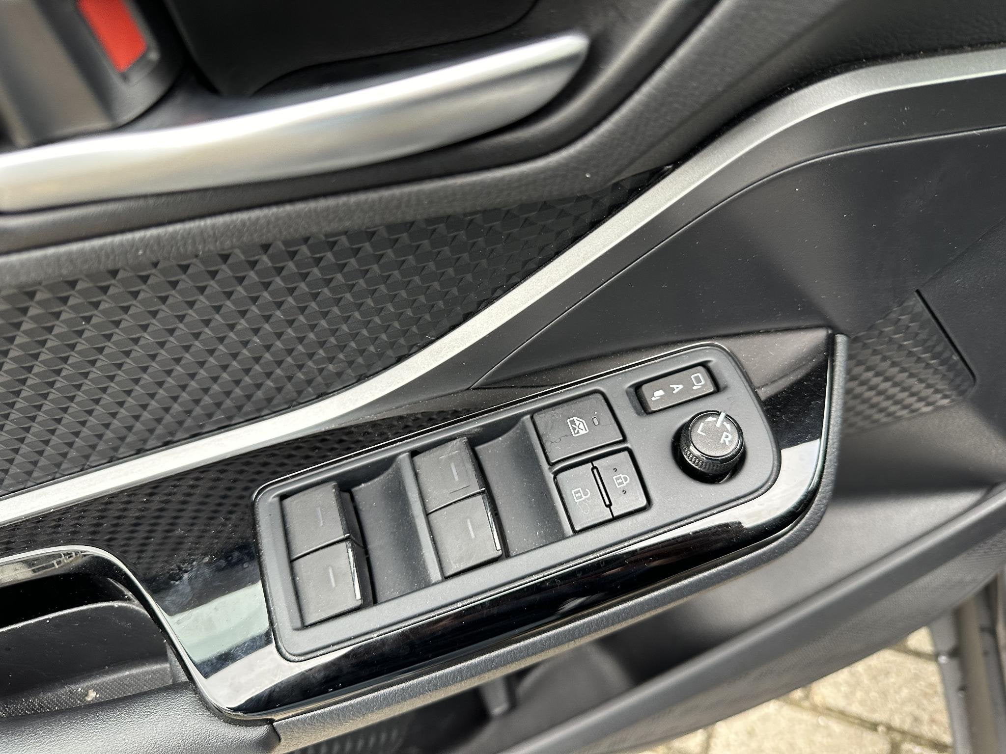 Toyota C-HR 1.8 Hybrid GR-Sport NL Auto, slechts 88000km bom, Auto's, Euro 6, Alcantara, 122 pk, Origineel Nederlands