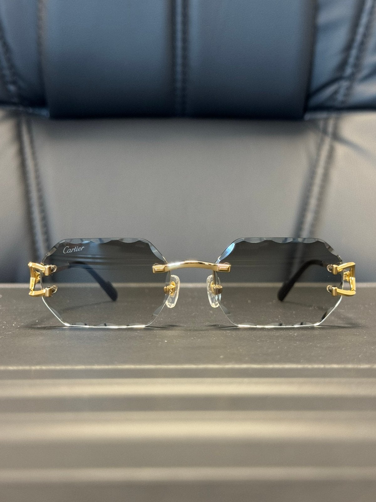 Cartier Zonnebril - Stijlvol en Tijdloos, Overige merken, Zonnebril, Zwart, Ophalen of Verzenden