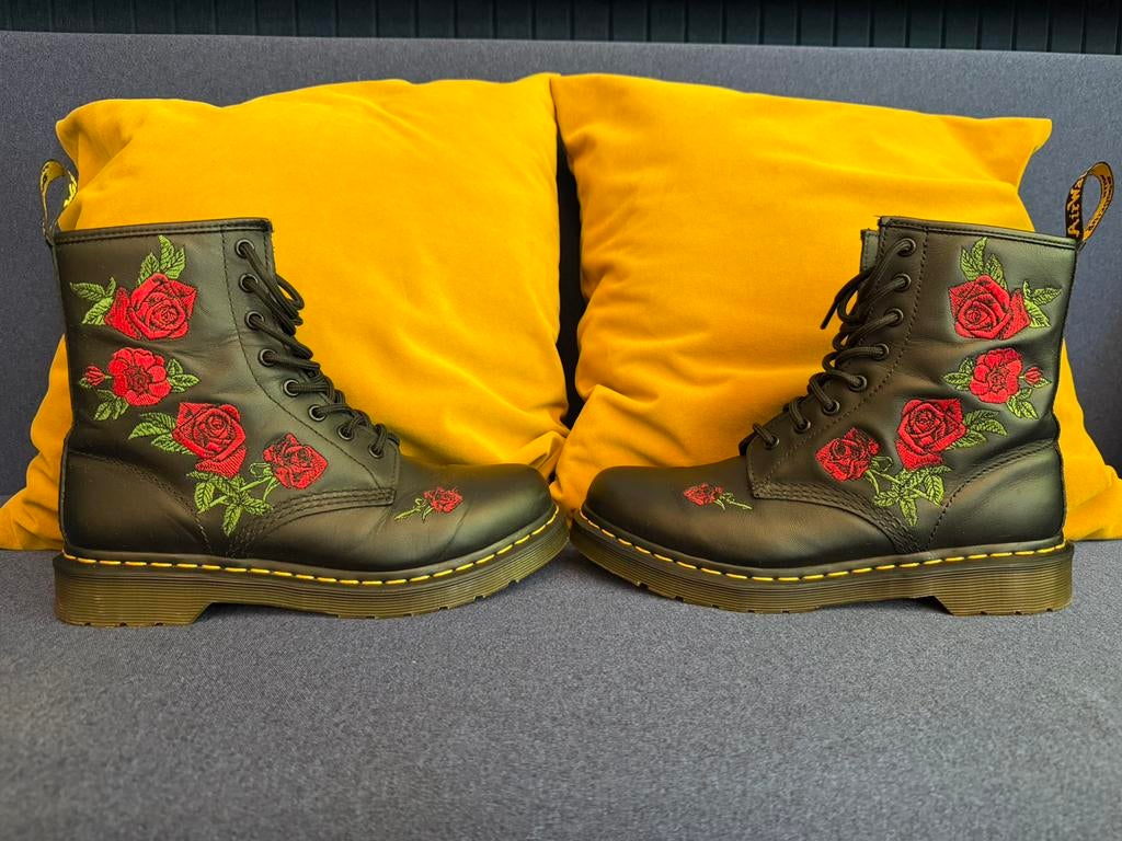 Feb. limited edition (London) Vonda Doc Martens 39, Ophalen of Verzenden, Zo goed als nieuw, Zwart