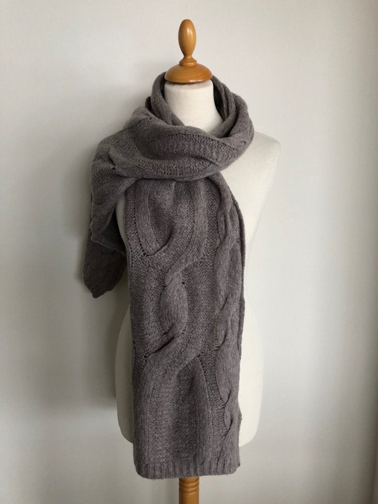 Sjaal, Kleding | Dames, Mutsen, Sjaals en Handschoenen, Ophalen of Verzenden, Gedragen, Maat 38/40 (M), Sjaal