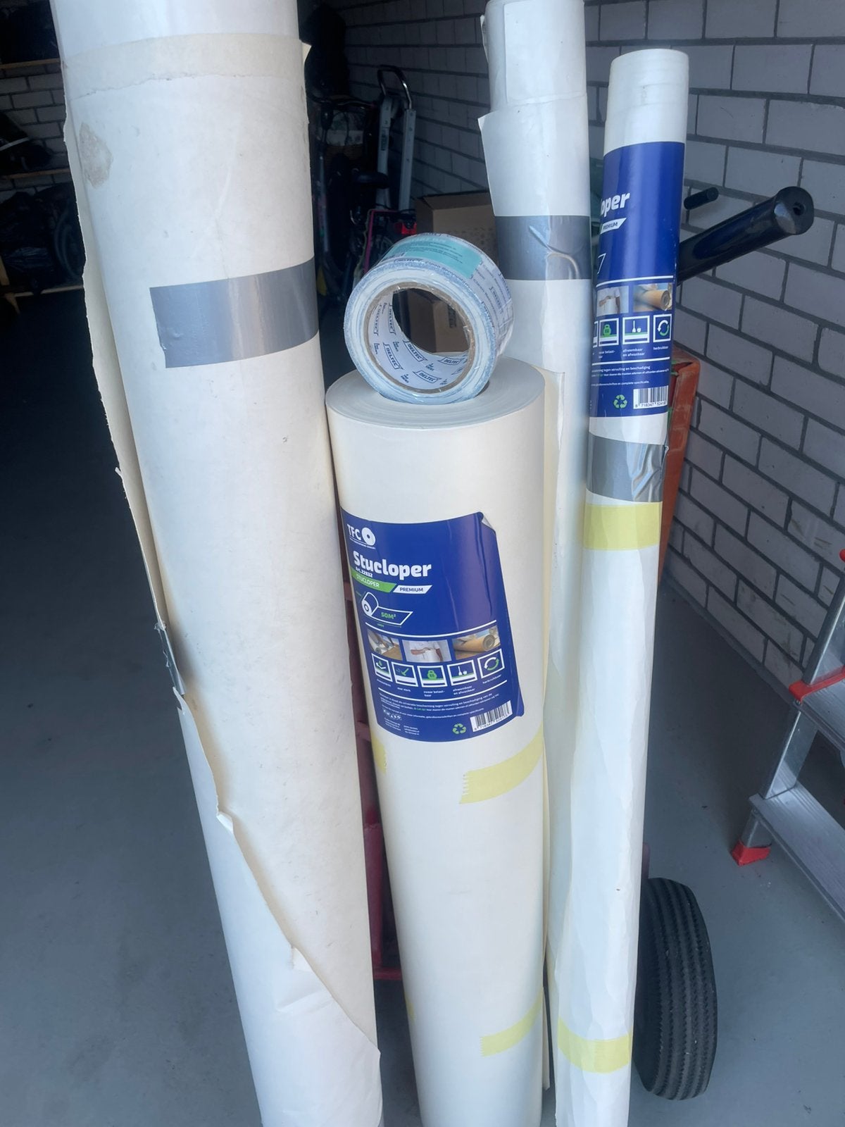 Te koop nieuwe stuc loper met tape, Ophalen, Zo goed als nieuw, Minder dan 5 m², Folie