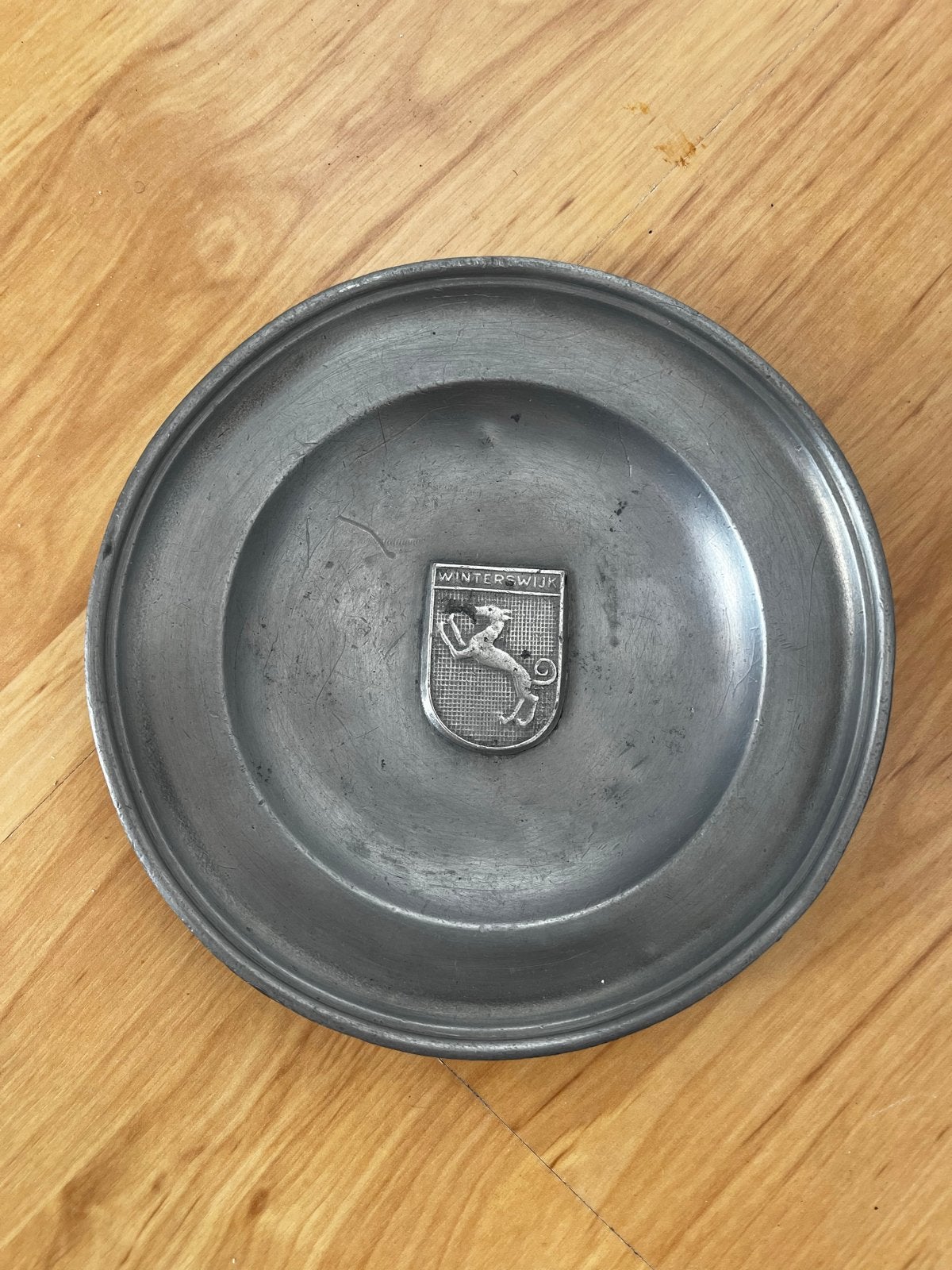 Antieke tinnen bord met wapen van Winterswijk, Ophalen of Verzenden