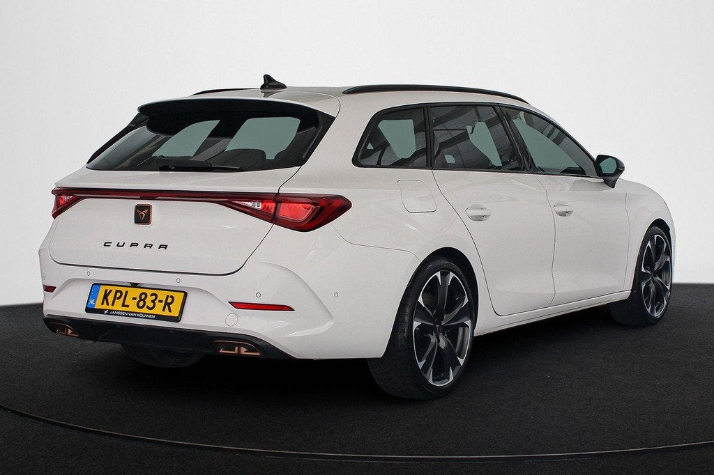 CUPRA Leon Sportstourer 1.4 e-Hybrid VZ Adrenaline 245PK Sto, Auto's, Cupra, Stof, Gebruikt, 4 cilinders, Leon