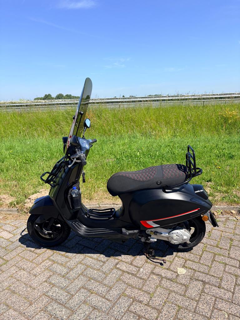Vespa Primavera Black on Black - Custom Zadel, Ophalen, Gebruikt, Overige modellen, Maximaal 45 km/u