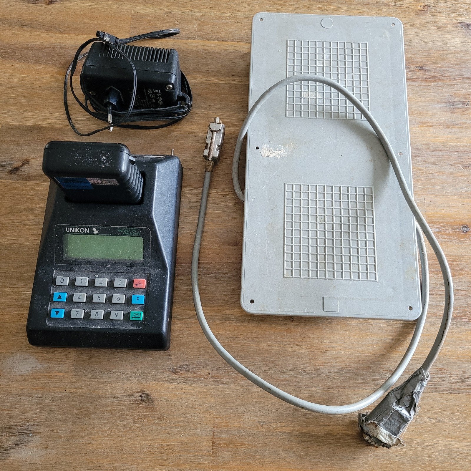 Unikon Duivenklok met Adapter en Antenne