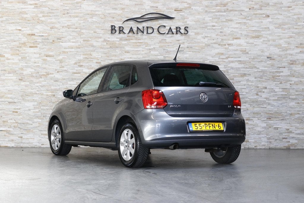 Volkswagen Polo 1.4-16V Highline | AUTOMAAT | 1E EIGENAAR |, Euro 5, Zwart, 4 cilinders, Origineel Nederlands