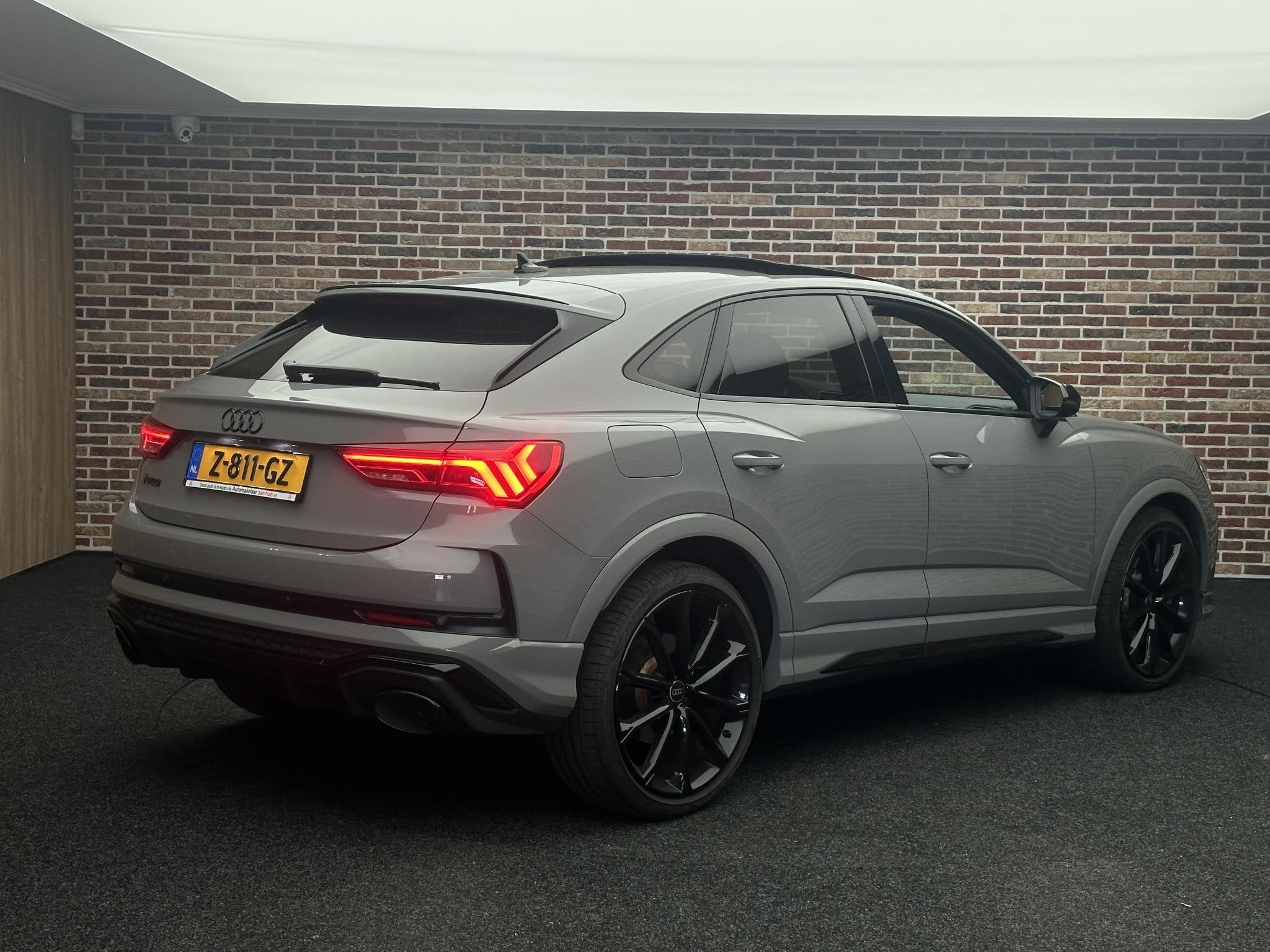 Audi RSQ3 TFSI RS Panorama Nardo Camera, Auto's, Audi, Automaat, Gebruikt, 1675 kg, Bedrijf