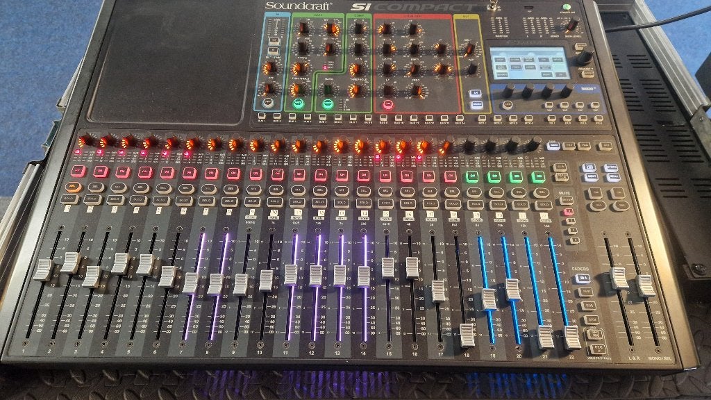 Soundcraft Si Compact 24 digitale mengtafel, Ophalen, Zo goed als nieuw, 20 kanalen of meer, Microfooningang