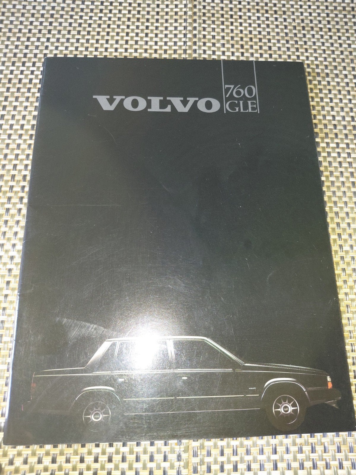 Volvo 760 folder 1983 NL talig, Ophalen of Verzenden, Gelezen, Volvo