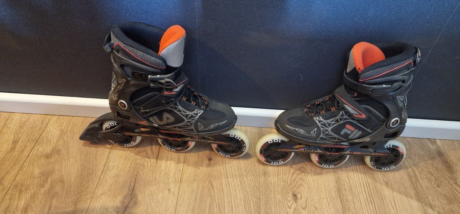 Fila Inline Skates Legacy Pro 100 - Zwart/Rood- Maat 42.5, Dames, Nieuw, Inline skates 4 wielen, Ophalen