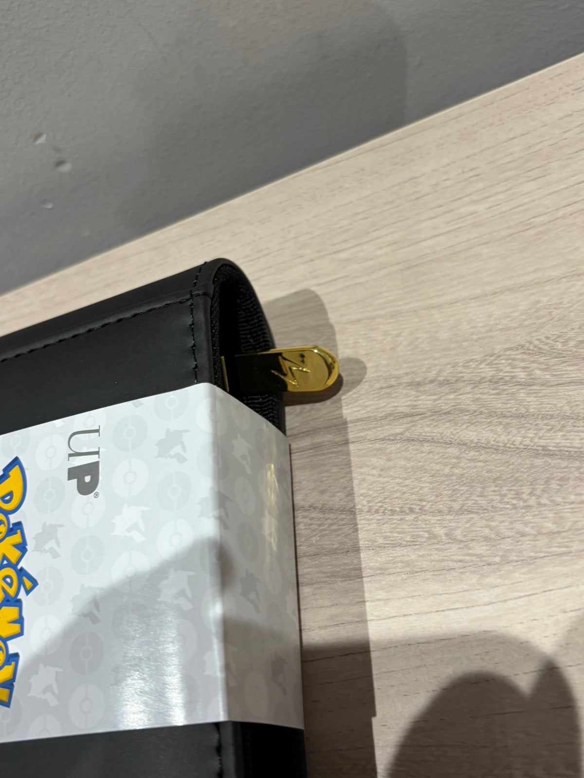 Pokémon Elite Series Pikachu 12 Pocket Pro-Binder, Ophalen of Verzenden, Zo goed als nieuw, Foil
