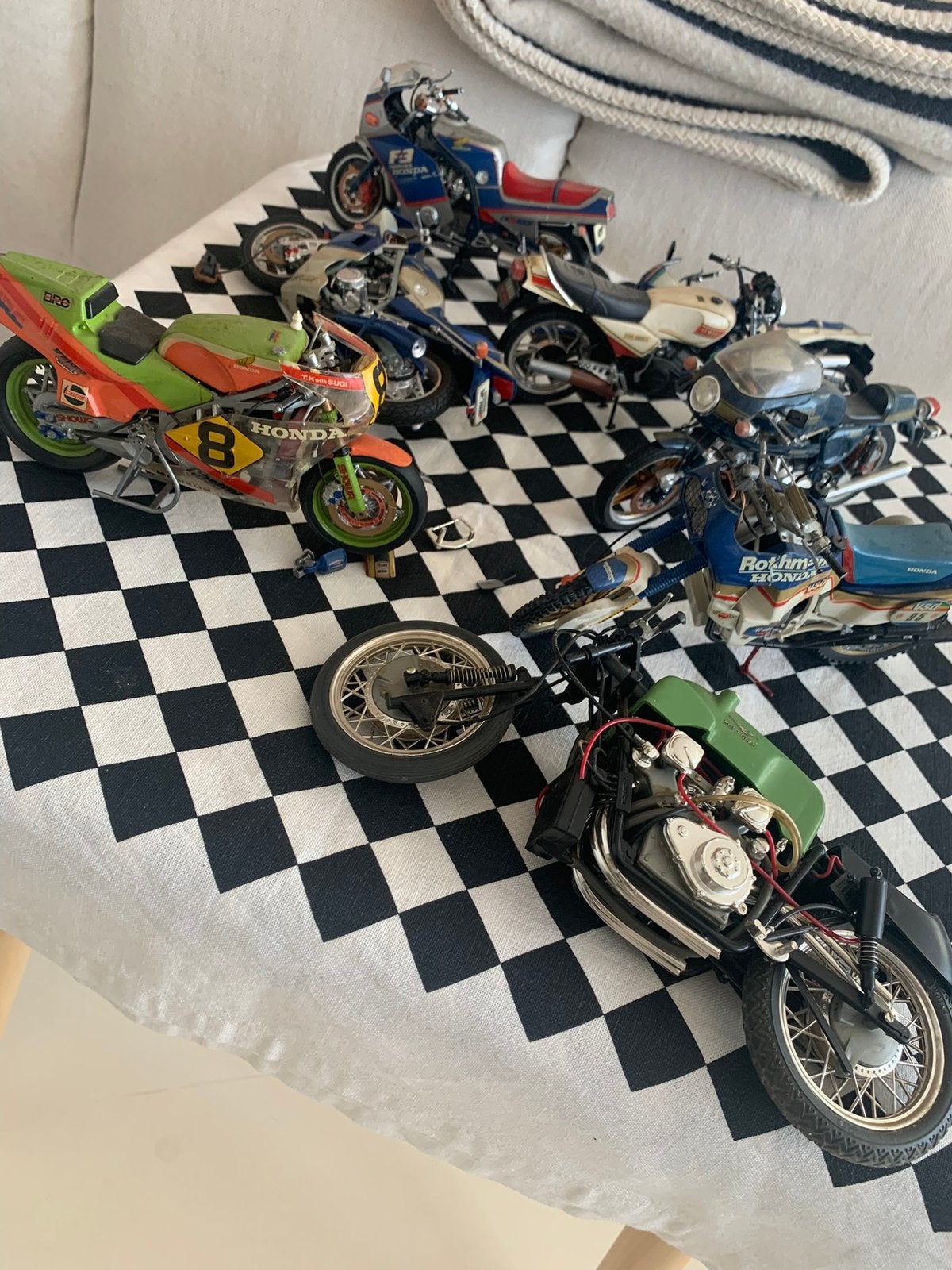 Oldtimers /vintage modelbouw motors, 1:50 of kleiner, Overige typen, Zo goed als nieuw, Ophalen