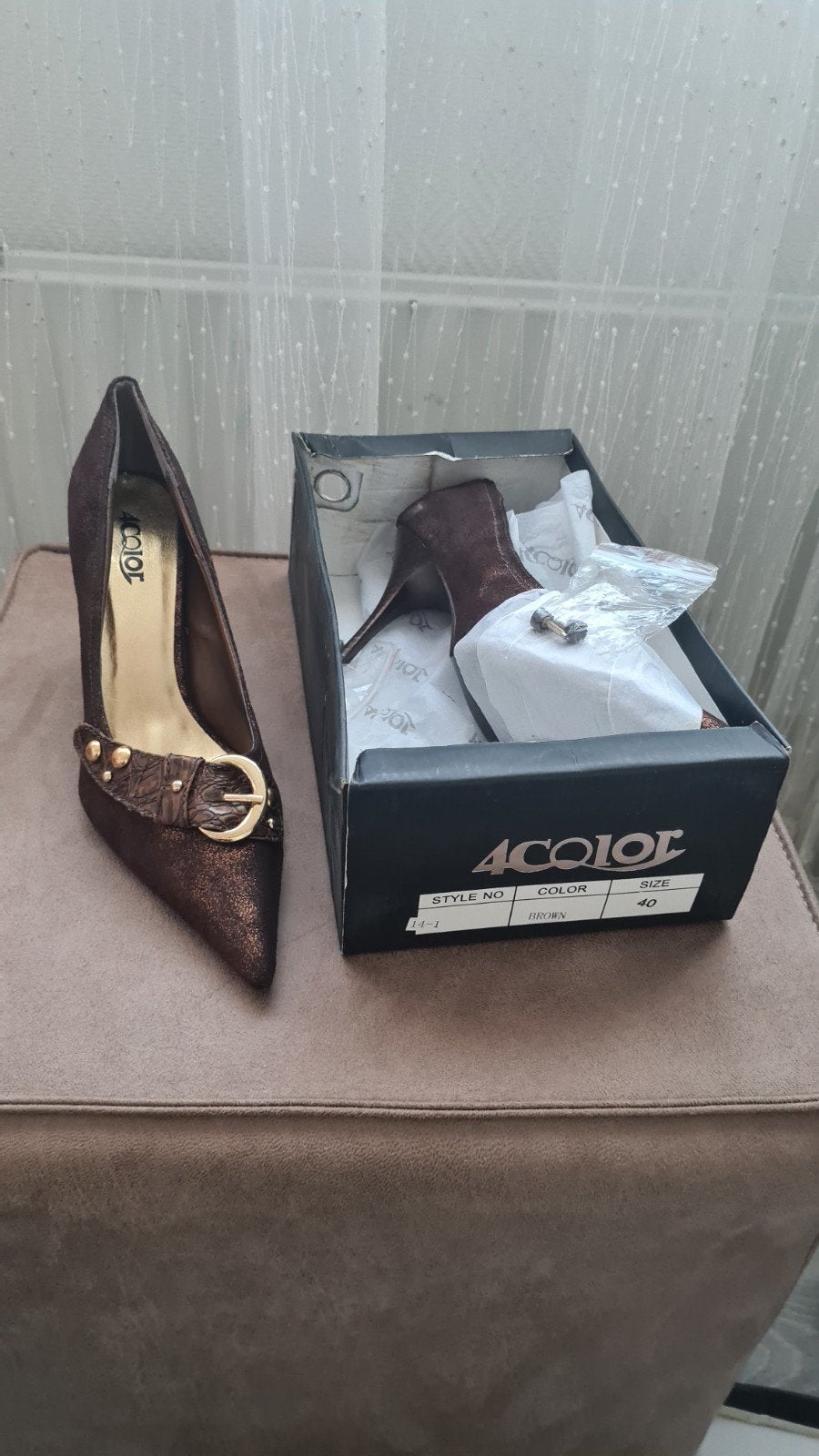 Elegante bruine pumps met gesp - Maat 40, Ophalen of Verzenden, Nieuw, Bruin