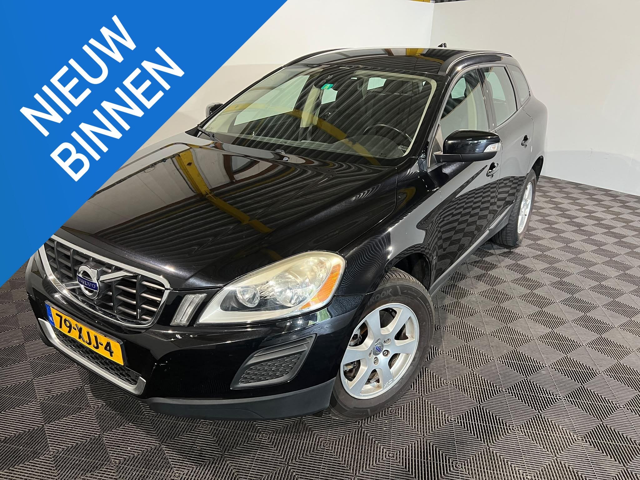 Volvo XC60 2.0 T5 Kinetic, Auto's, Euro 5, Stof, Zwart, 4 cilinders
