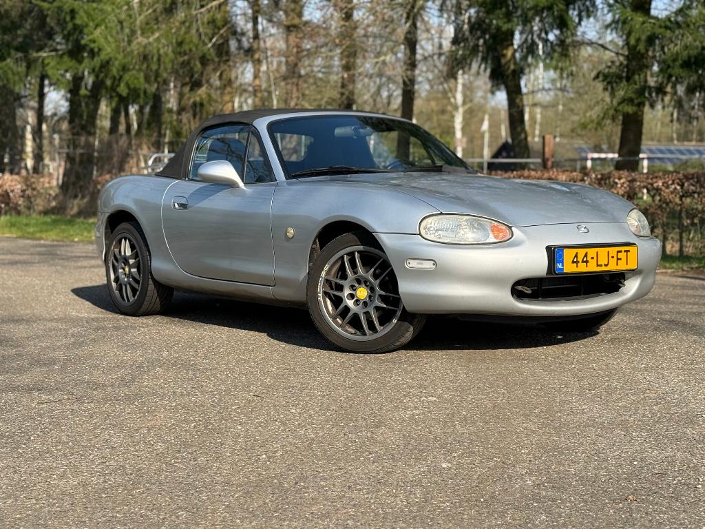 Mazda MX-5 uit 1999 | NIEUWE APK | NETTE STAAT, Auto's, Mazda, 40 €/maand, Zwart, 4 cilinders, Cabriolet