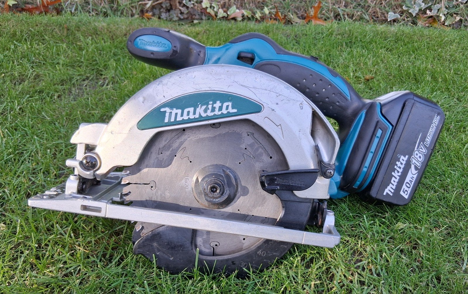 Makita DSS610 18V cirkelzaag + optioneel accu, Ophalen of Verzenden, 1200 watt of meer, Cirkelzaag, 30 tot 70 mm
