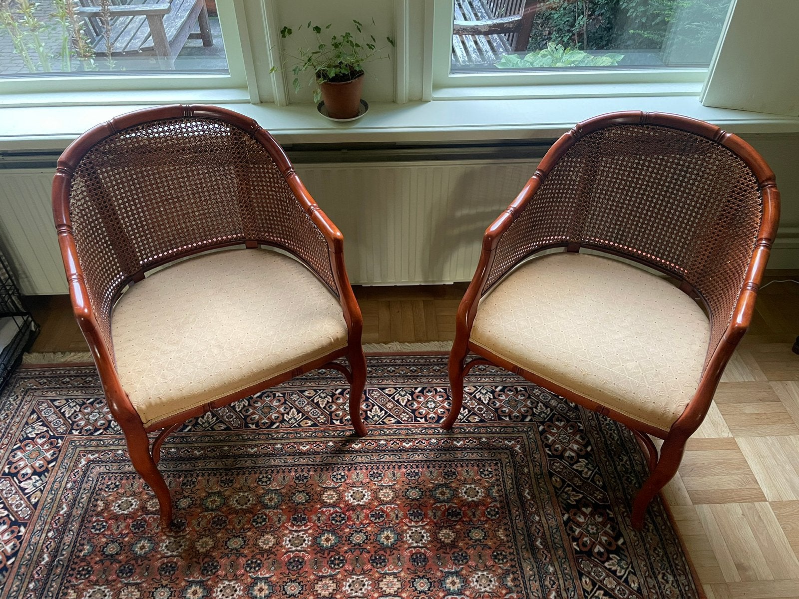 Tweedehands faux bamboo armstoelen,, Antiek en Kunst, Ophalen