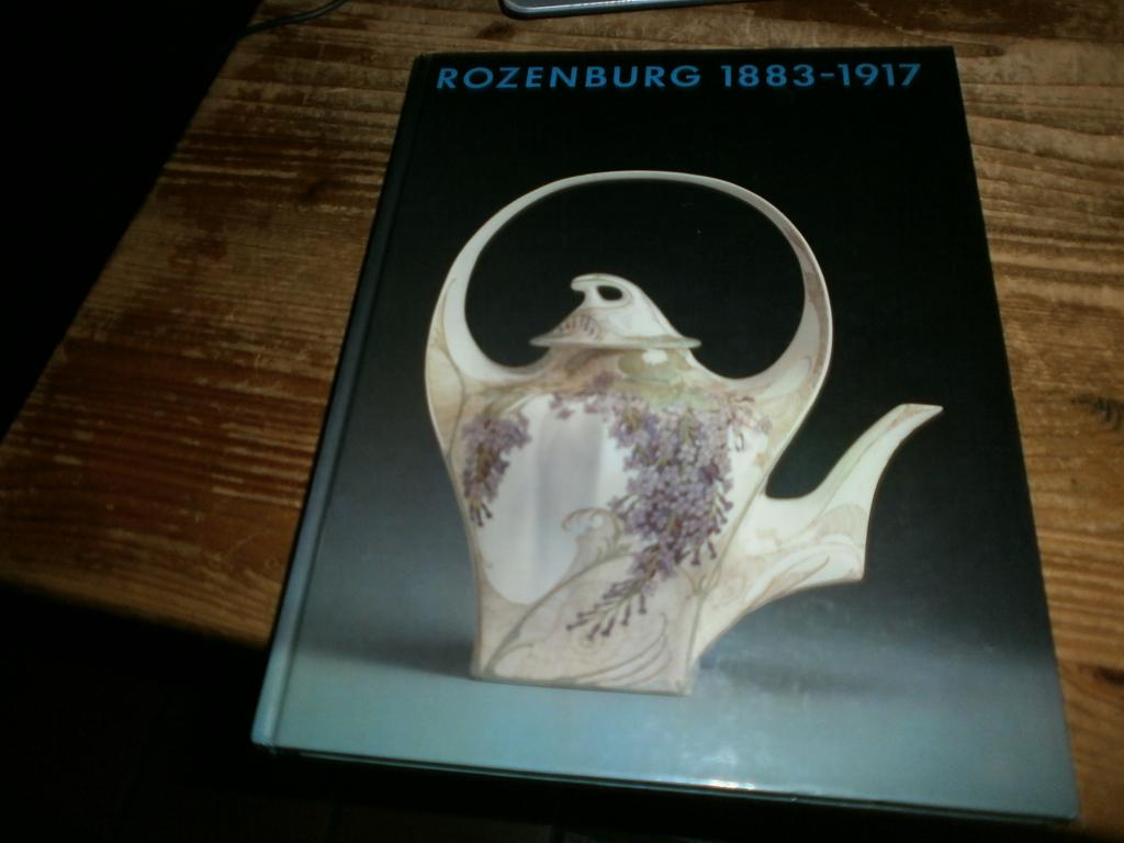 rozenburg 1883-1917 haagse fabriek 100den afb en signaturen, Ophalen of Verzenden