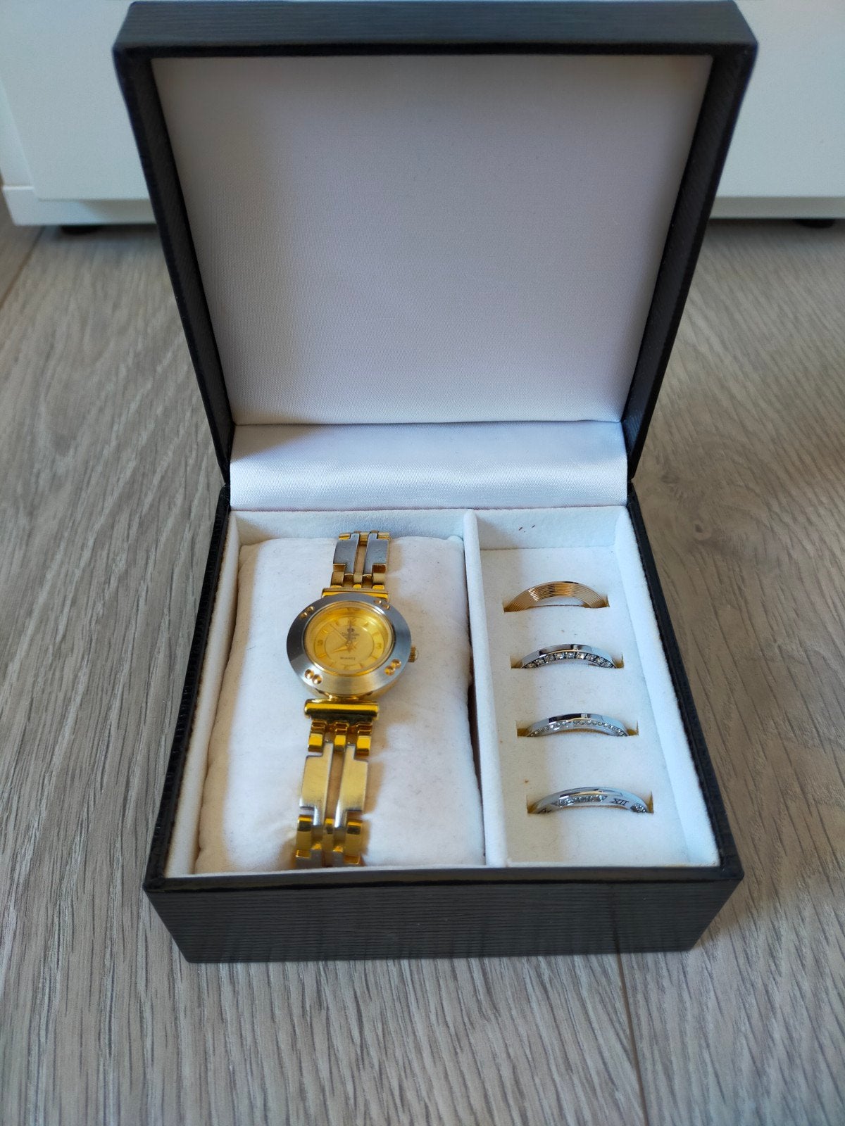 Richelieu Horlogeset Swiss Made met 4 Verwisselbare Ringen, Ophalen of Verzenden, Zo goed als nieuw, Polshorloge