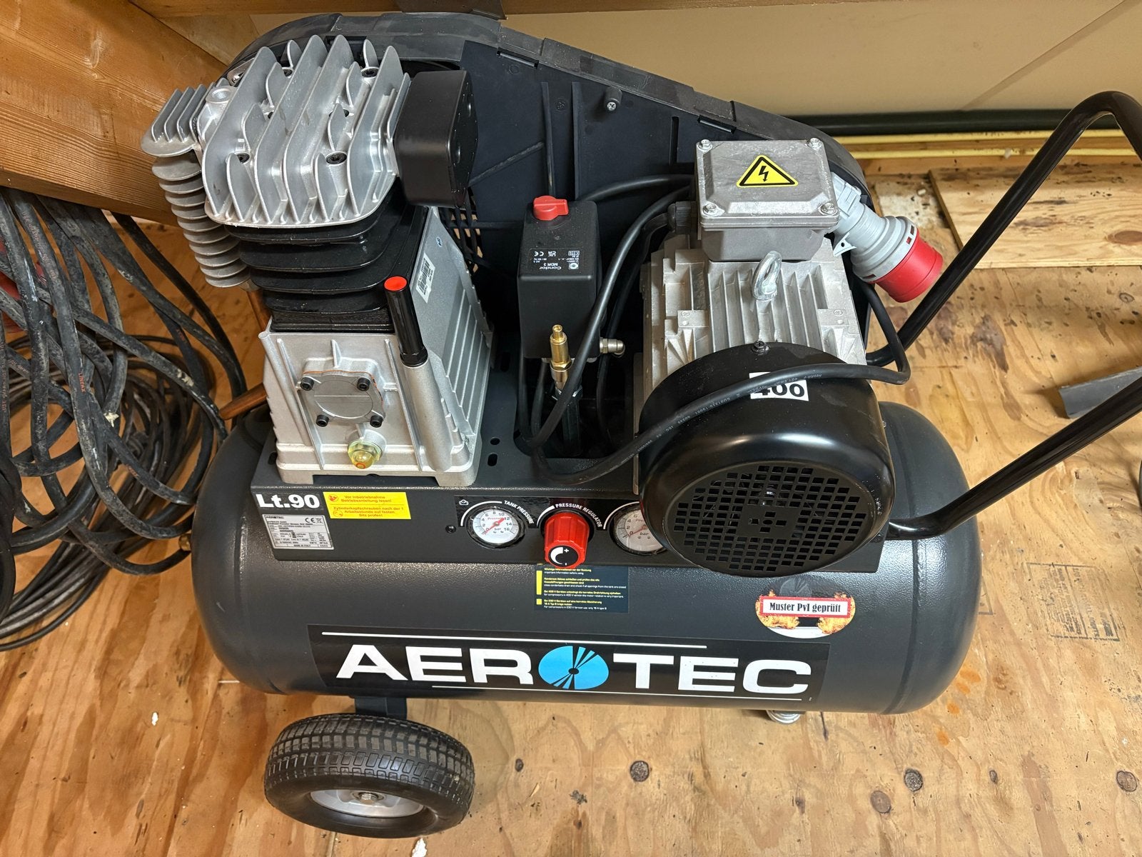 AEROTEC Lt.90 Compressor - Krachtige 3/400V 50Hz, Ophalen, Nieuw, 400 tot 800 liter/min, Mobiel