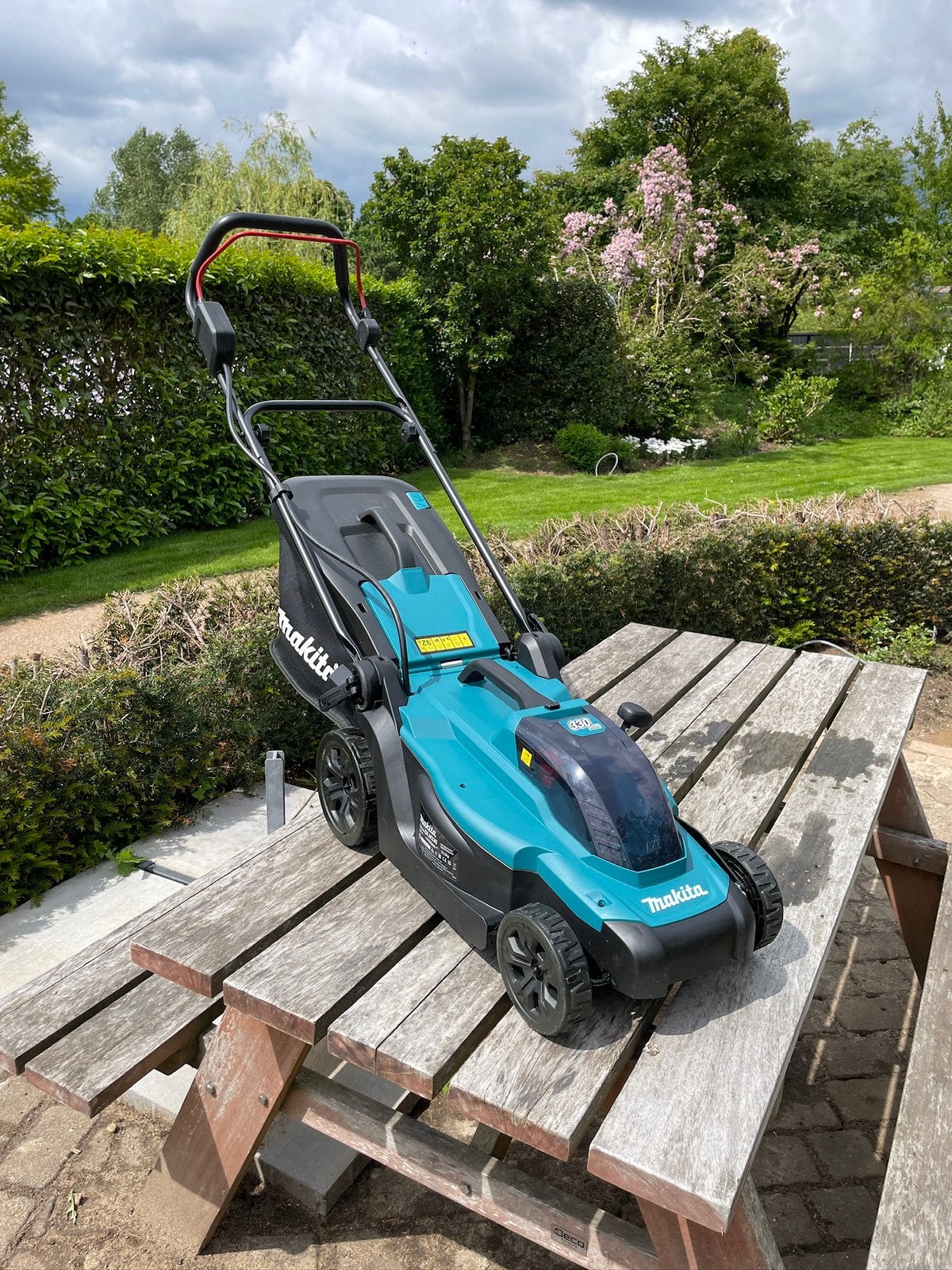 Makita DLM330SM , 4Ah accu, Ophalen, Cirkelmaaier, Accu-grasmaaier, Nieuw