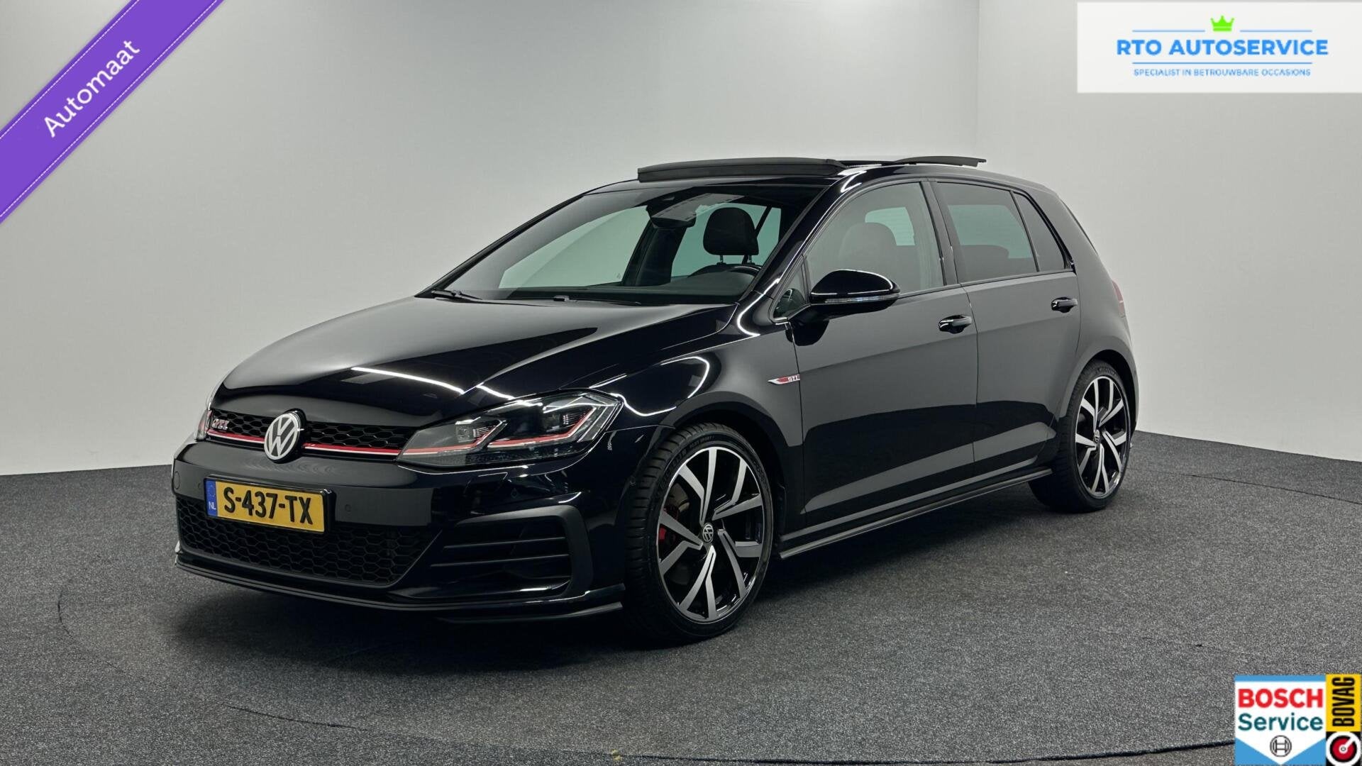 Volkswagen Golf 2.0 TSI GTI Performance PANO CARPLAY NAVI TR, Auto's, Stof, Gebruikt, 4 cilinders, Zwart