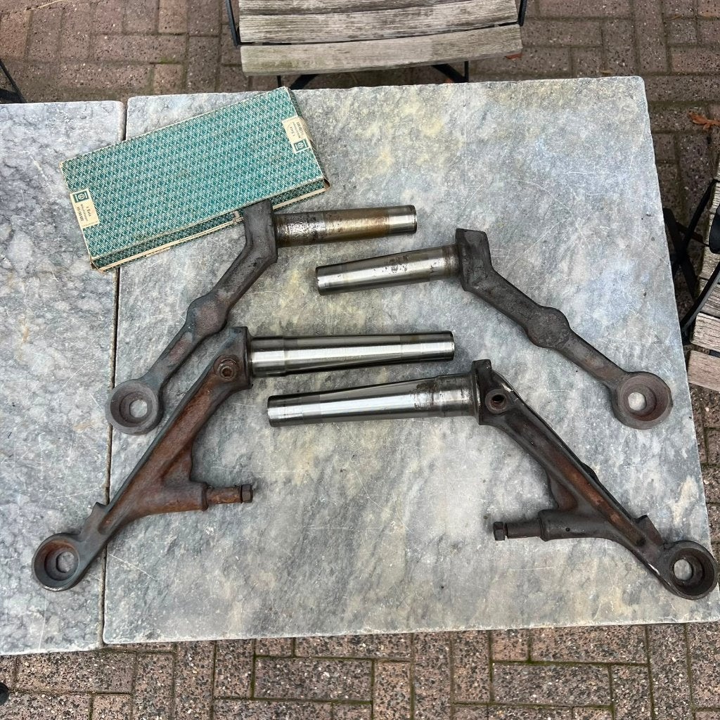 VW Type 3 T 34 Torsiearmset onder en boven, Ophalen of Verzenden, Gebruikt