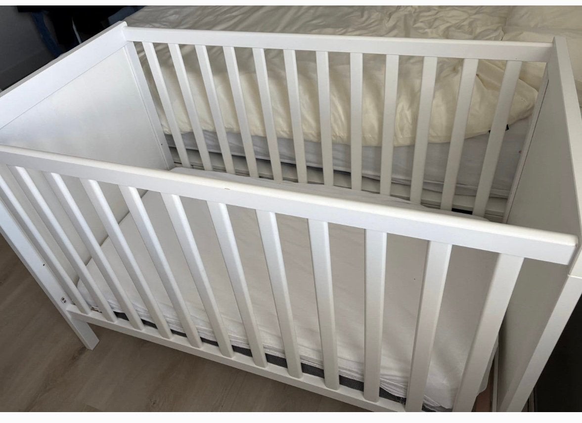 Ledikant sundvik 120x60, Kinderen en Baby's, Ophalen, Zo goed als nieuw, Ledikant