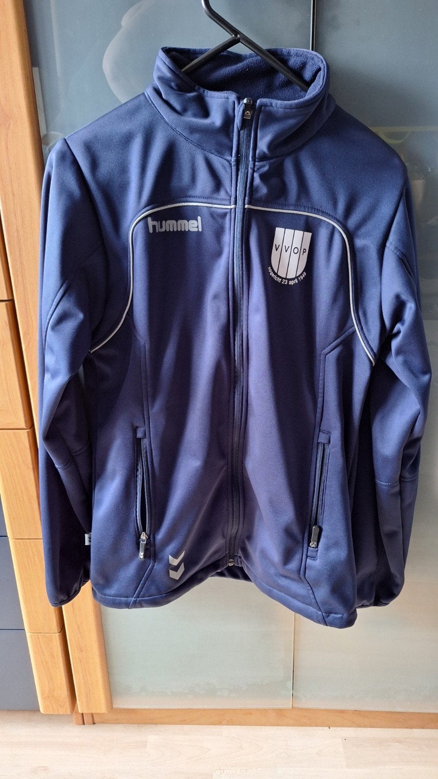 VVOP Hummel Blauw Trainingsjack Maat M, Ophalen of Verzenden, Zo goed als nieuw, Hummel, Maat 48/50 (M)