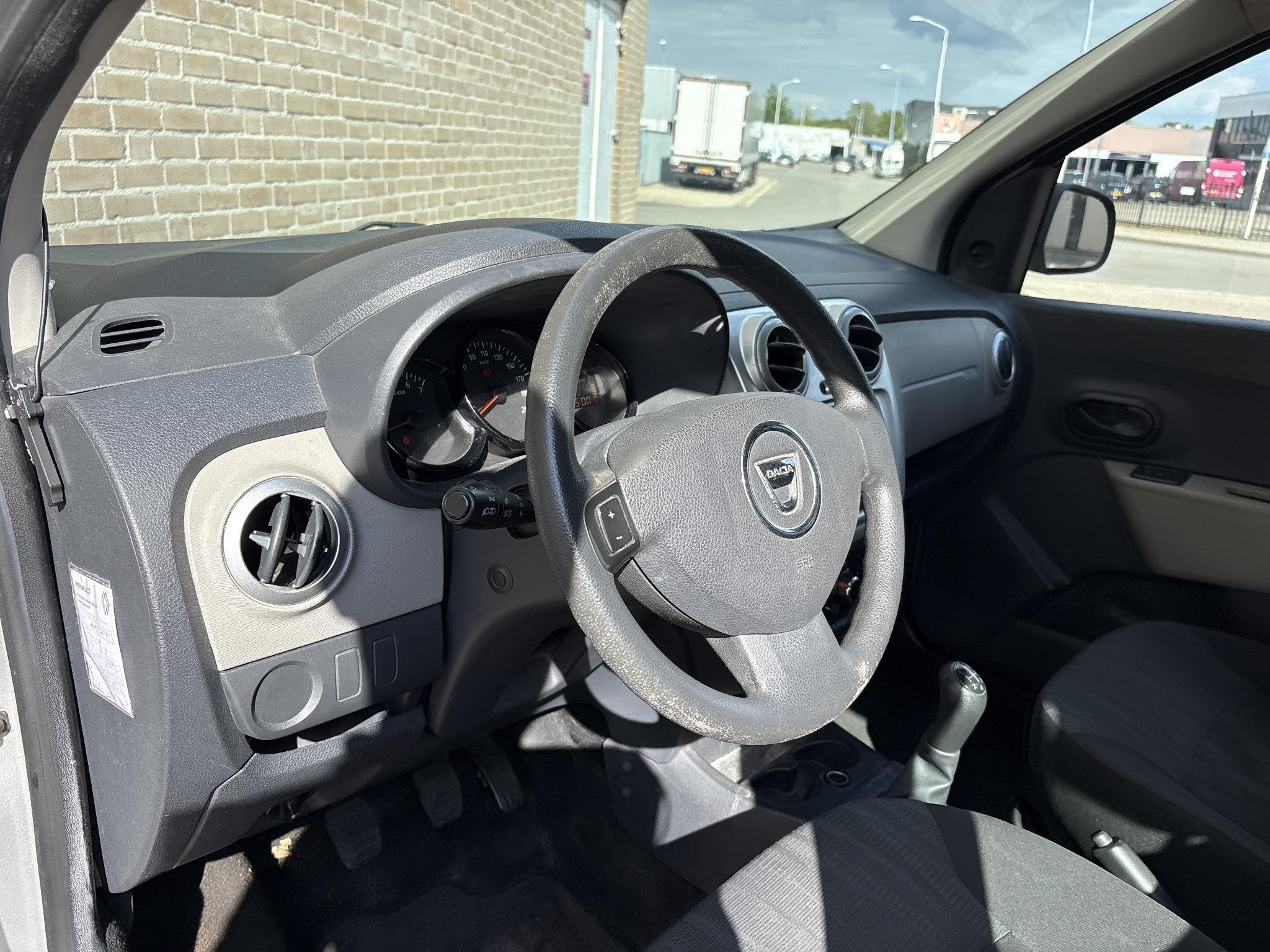 Dacia Lodgy 1.2 TCe Ambiance 5p. | Cruise | Airco | Trekhaak, Auto's, Voorwielaandrijving, Stof, Gebruikt, Euro 6