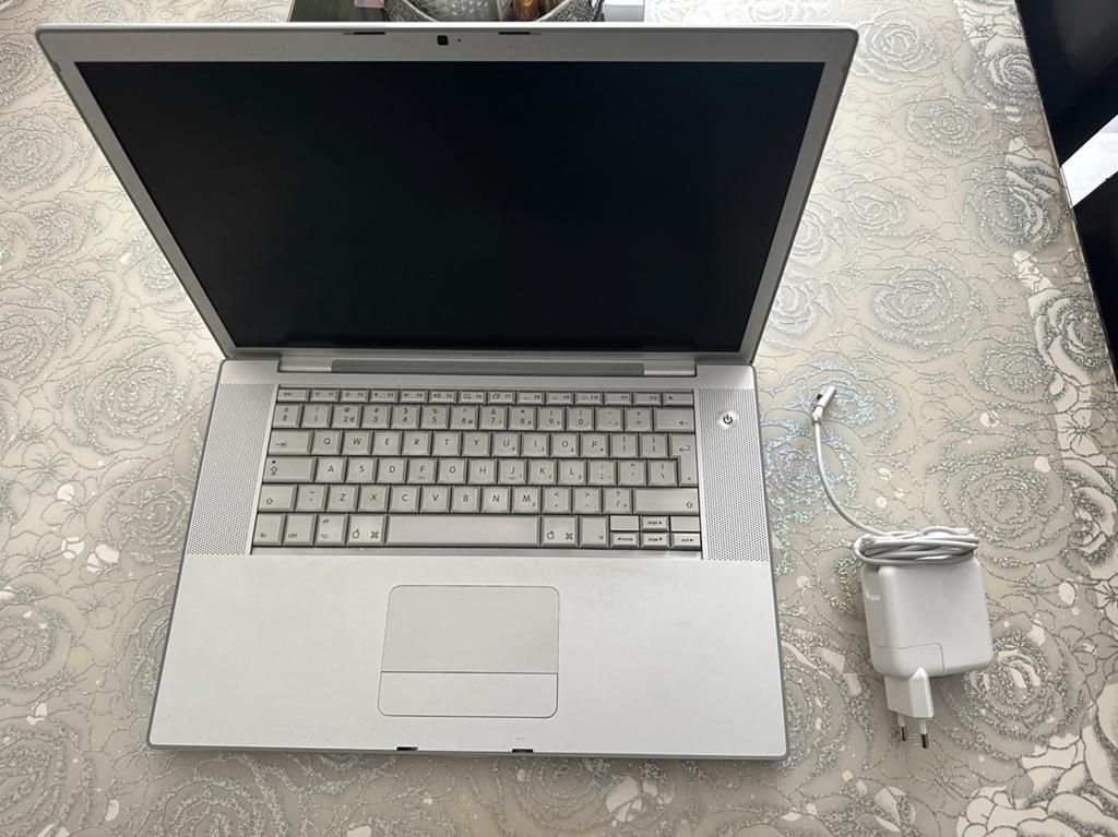 Defecte Macbook Pro 2007 (voor onderdelen), Computers en Software, Windows Laptops, Niet werkend, 15 inch, Onbekend, Ophalen