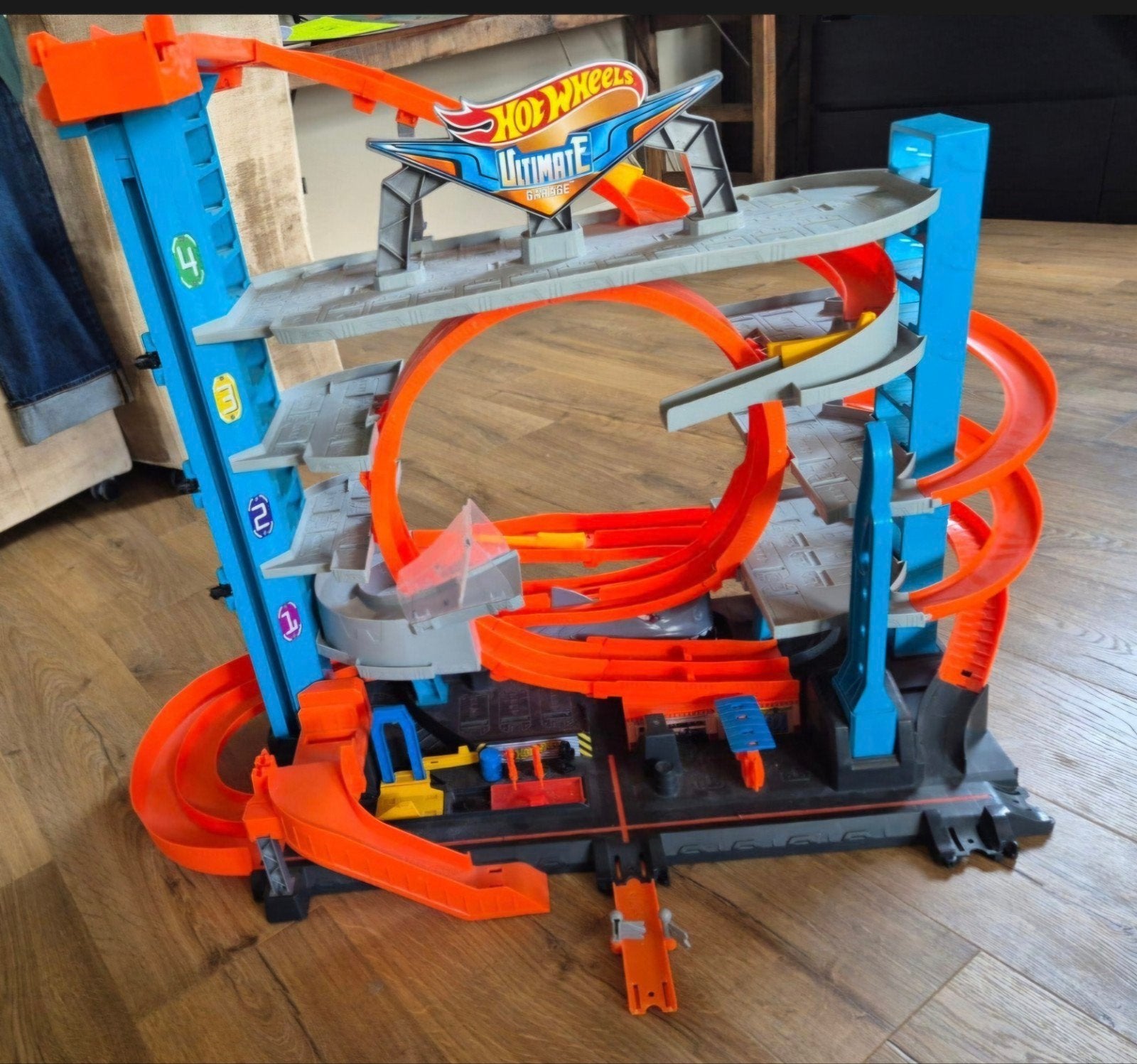 hotwheels ultimate garage, Kinderen en Baby's, Ophalen, Gebruikt, Handmatig, Hot Wheels