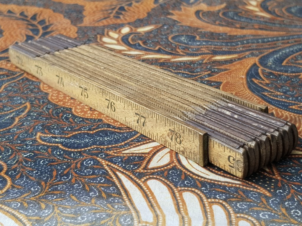 Mooie antieke meetlat uit Engeland in cm en inch 200 cm., Antiek en Kunst, Ophalen of Verzenden