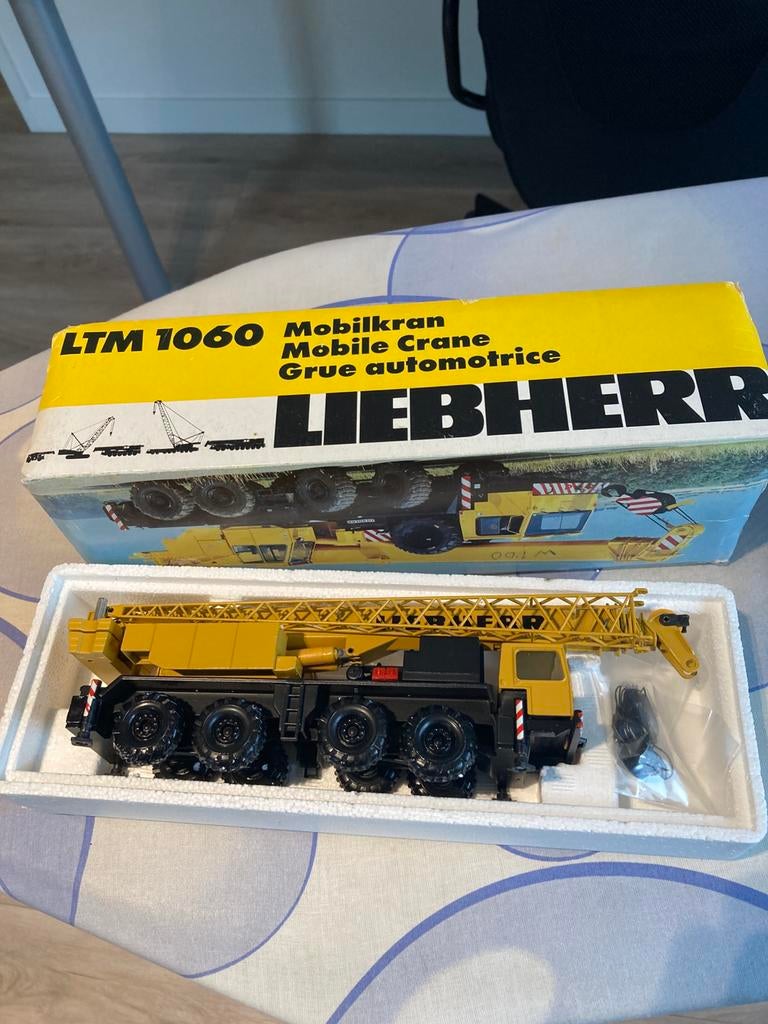Modelkraan van LIEBHERR, Ophalen of Verzenden, Nieuw, Hijskraan, Tractor of Landbouw