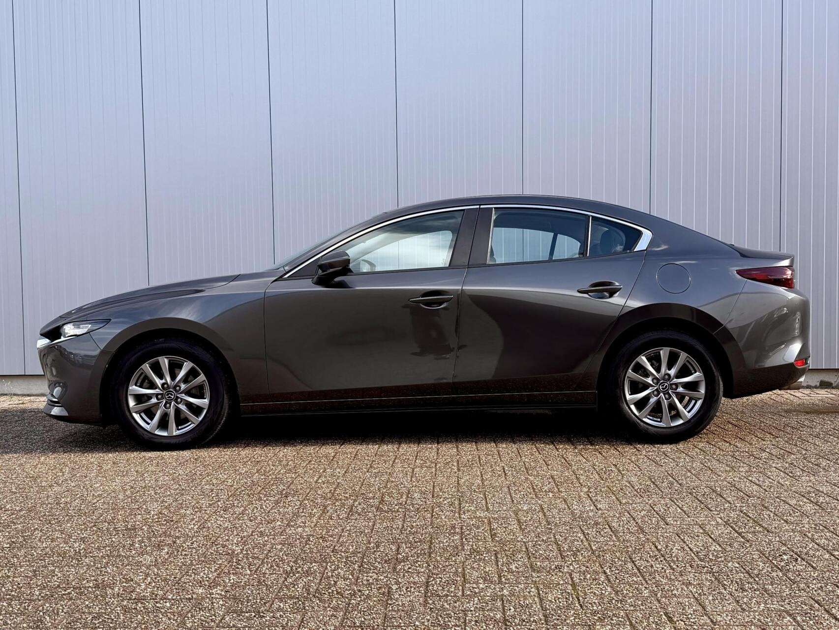 Mazda 3 2.0 186PK hybride Comfort | HUD | Navi | Stoelverw., Auto's, 1998 cc, Gebruikt, Euro 6, Bedrijf