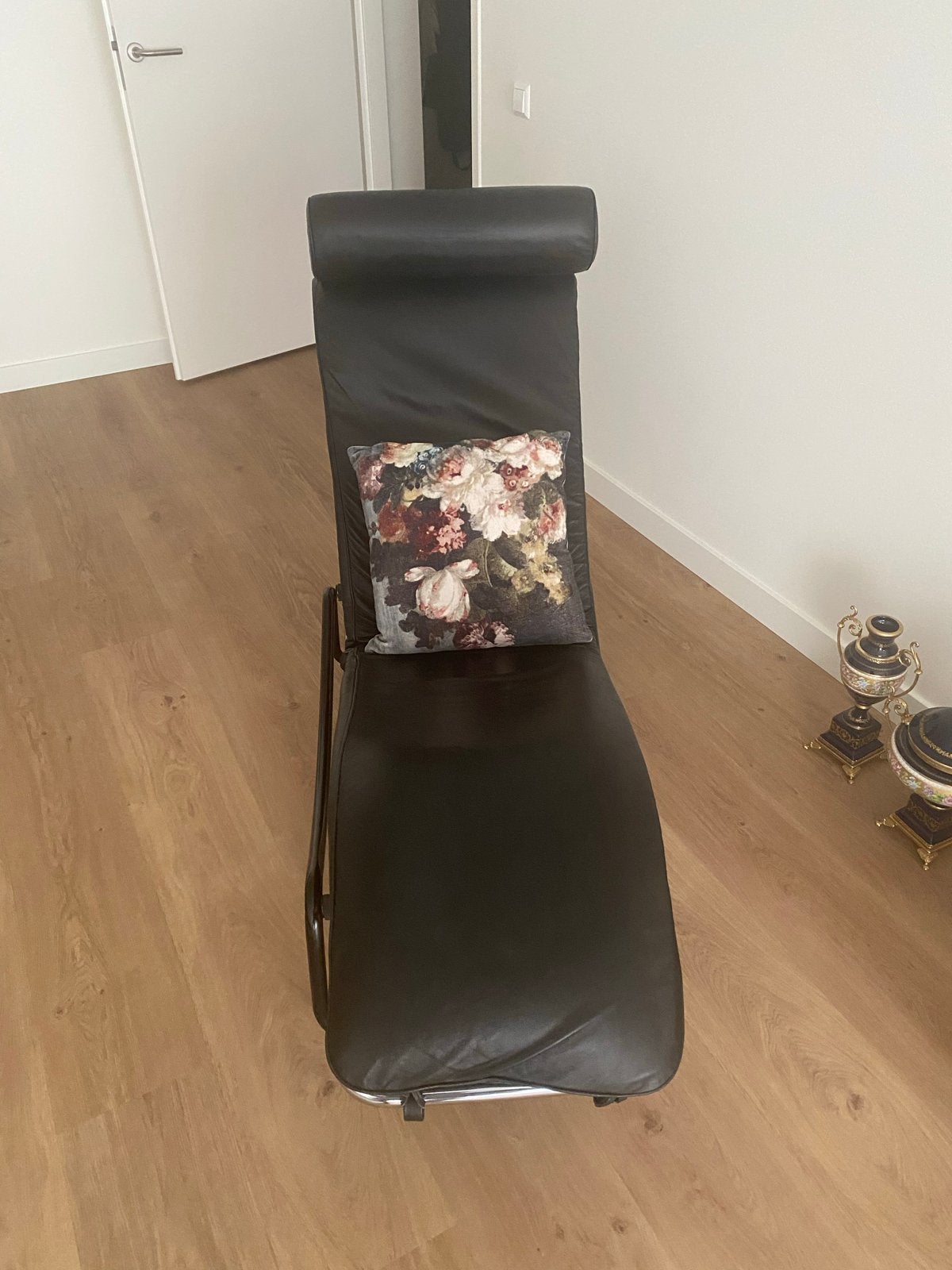 Chaise Longue geïnspireerd op Le Corbusier LC4, Ophalen, Gebruikt, Eenpersoons, Leer