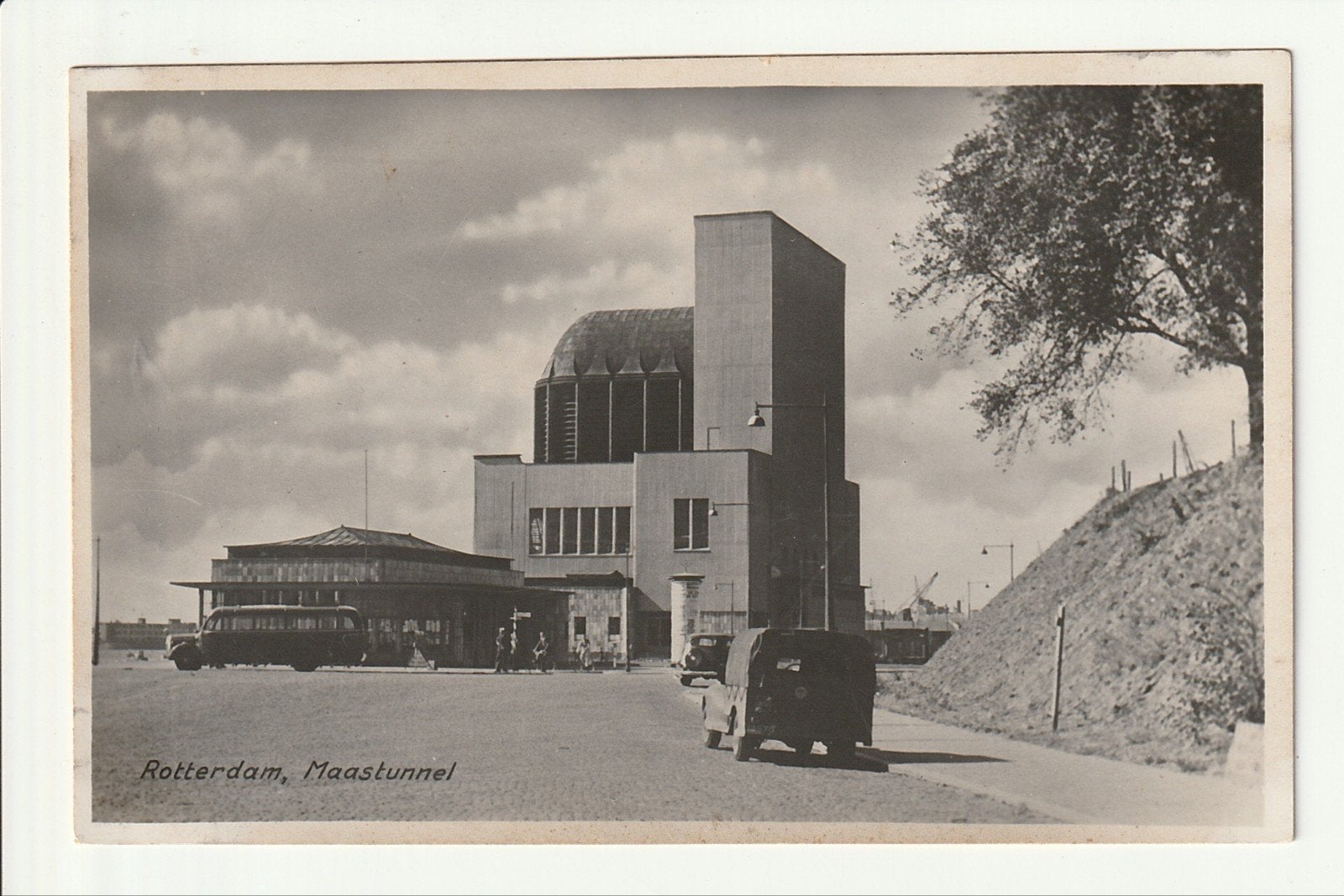 ROTTERDAM MAASTUNNEL ONTLUCHTINGSGEBOUW LEGER JEEP AUTOBUS, Verzamelen, Ophalen of Verzenden, 1940 tot 1960, Ongelopen, Zuid-Holland