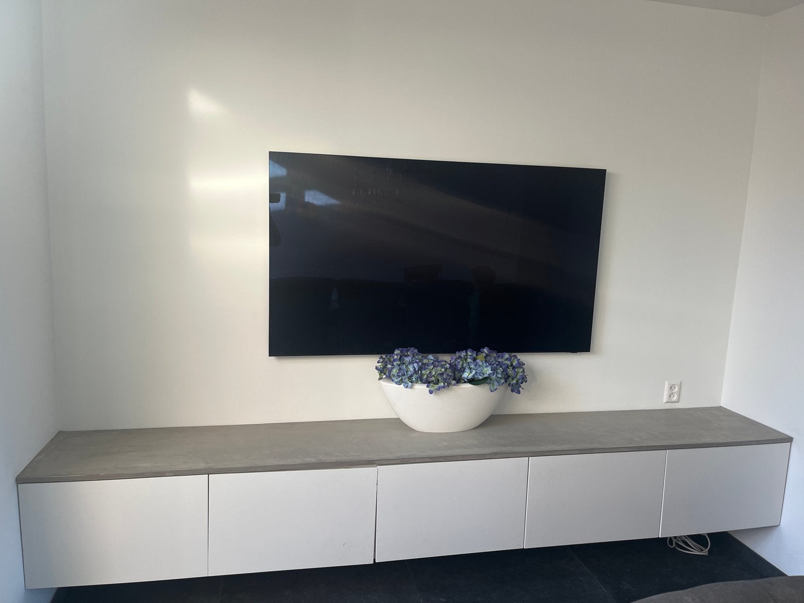 Modern zwevend wandmeubel met betonnen blad, Ophalen, Overige materialen, Zo goed als nieuw, 200 cm of meer