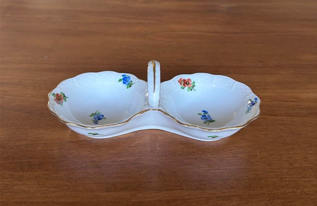 Herend 2 vaks schaaltje, Ophalen of Verzenden, Zo goed als nieuw, Porselein, Bord of Schaal