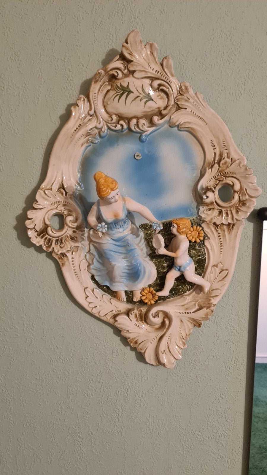 Vintage wanddecoratie: Vrouw en kind in reliëf, Ophalen