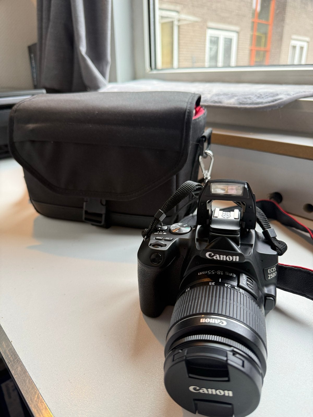Canon EOS 250D spiegelreflexcamera - Zo goed als nieuw, Audio, Tv en Foto, Spiegelreflex, Canon, Ophalen of Verzenden, Zo goed als nieuw
