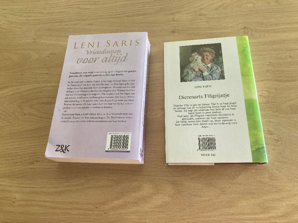 2 boeken Leni Saris, Boeken, Romans, Ophalen of Verzenden, Zo goed als nieuw