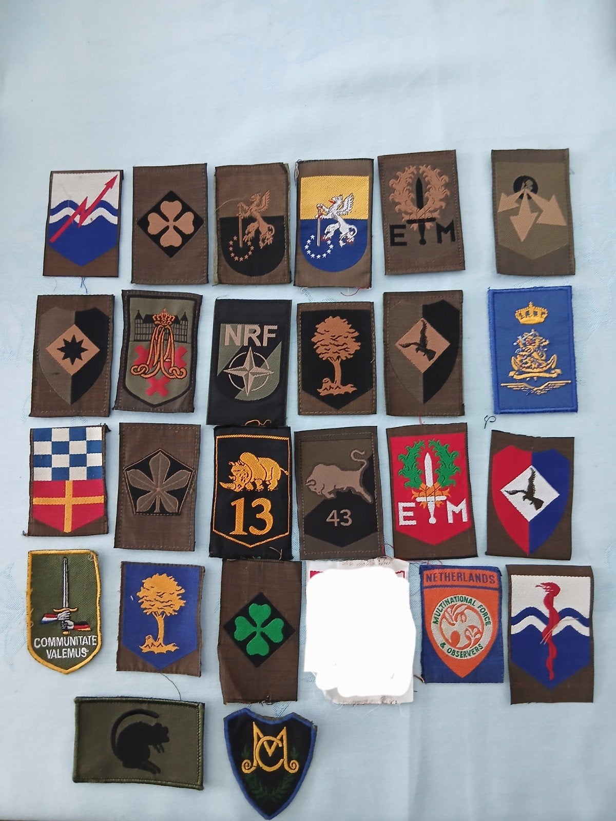 Mouw emblemen,  € 4 per stuk, Ophalen of Verzenden, Landmacht, Nederland, Embleem of Badge